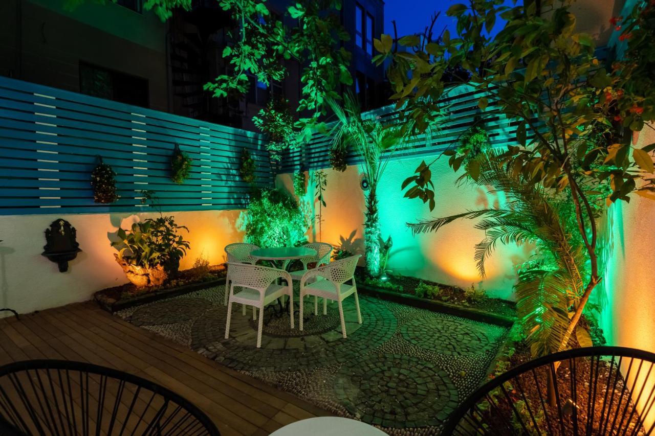 Sebnem Hotel Istanbul Exterior photo