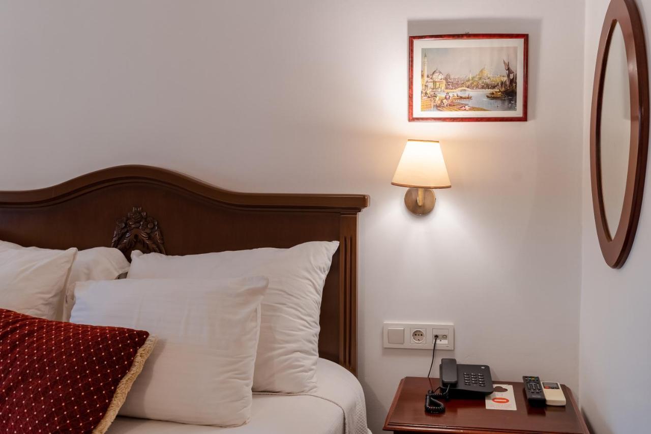 Sebnem Hotel Istanbul Exterior photo